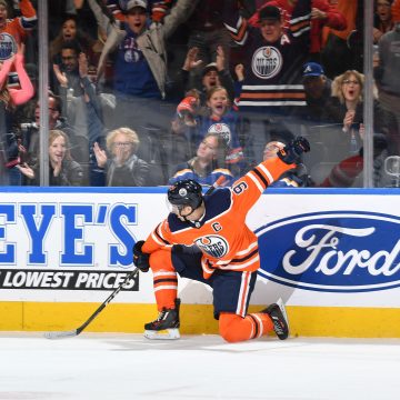 How Ken Hitchock has been able to get the most out of Connor McDavid late in games